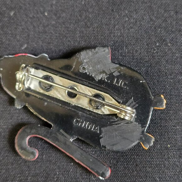 Vintage Plastic Penguin Holiday Brooch With Candy Cane & Red Scarf - Picture 4 of 5